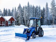 Solis 26 9+9 XL 4WD, Ohjaamolla Ja Etukuormaajalla